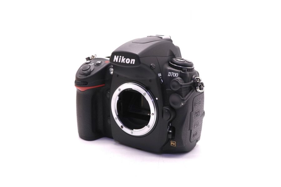 Nikon D700 body в упаковке (пробег 1930 кадров)
