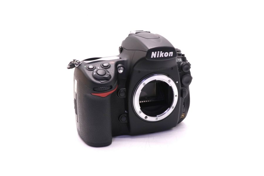 Nikon D700 body в упаковке (пробег 1930 кадров)