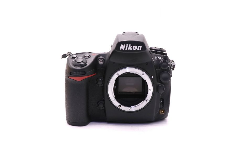 Nikon D700 body в упаковке (пробег 1930 кадров)