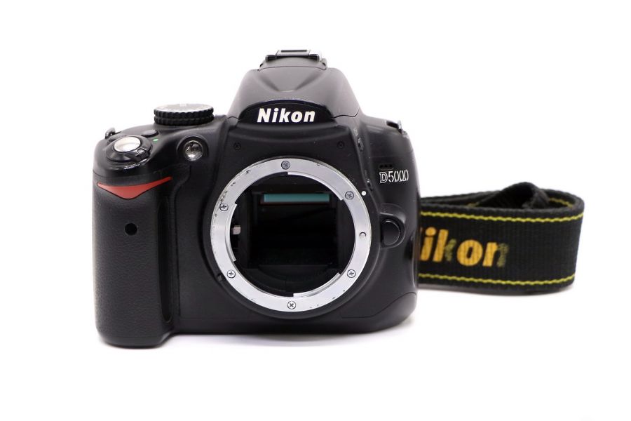 Nikon D5000 body неисправен