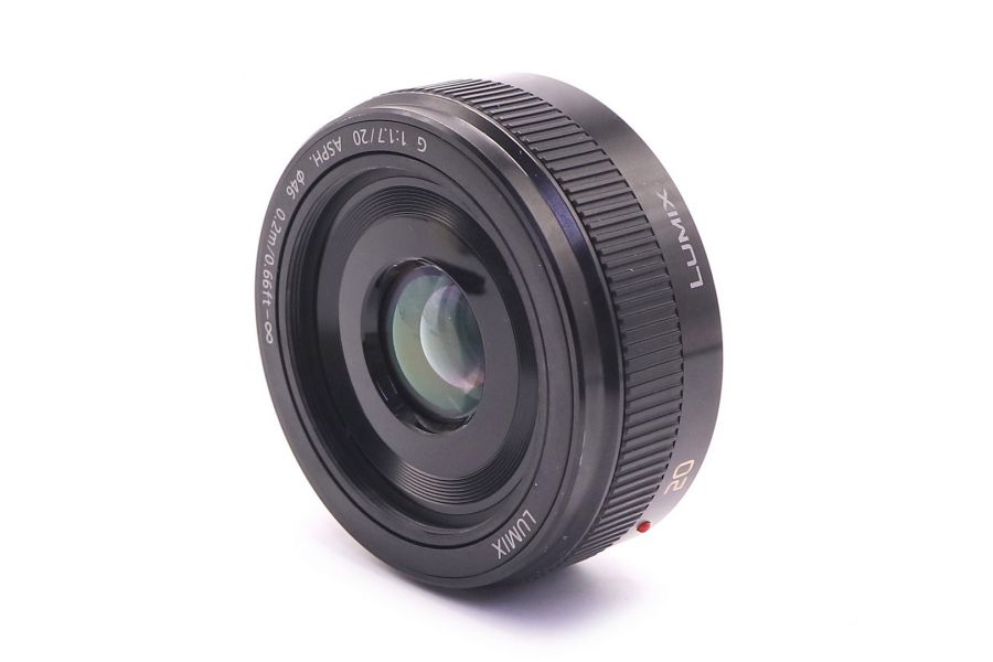 Panasonic Lumix G 20mm f/1.7 ASPH. в упаковке