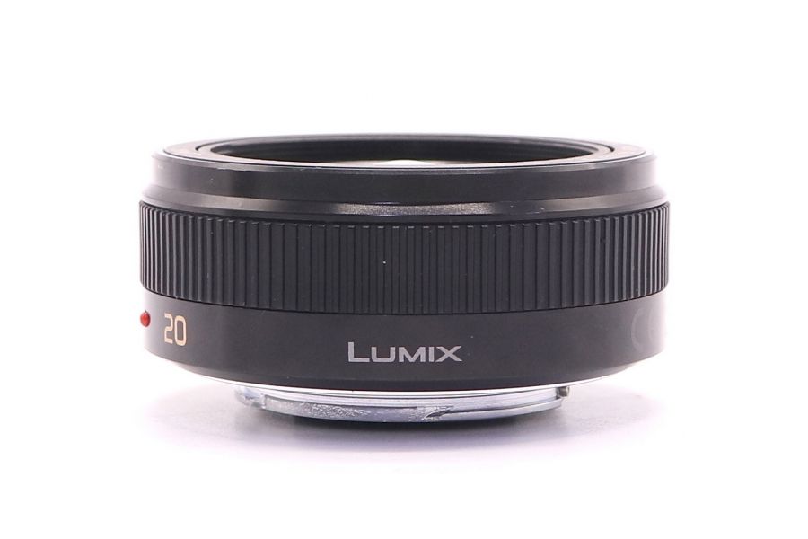 Panasonic Lumix G 20mm f/1.7 ASPH. в упаковке