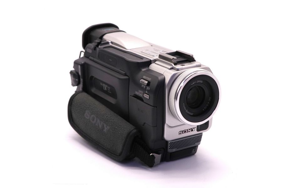 Видеокамера Sony DCR-TRV6