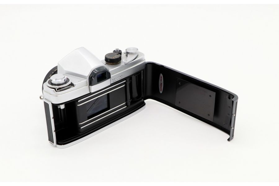 Konica FS + Hexanon 2/50mm (Japan)