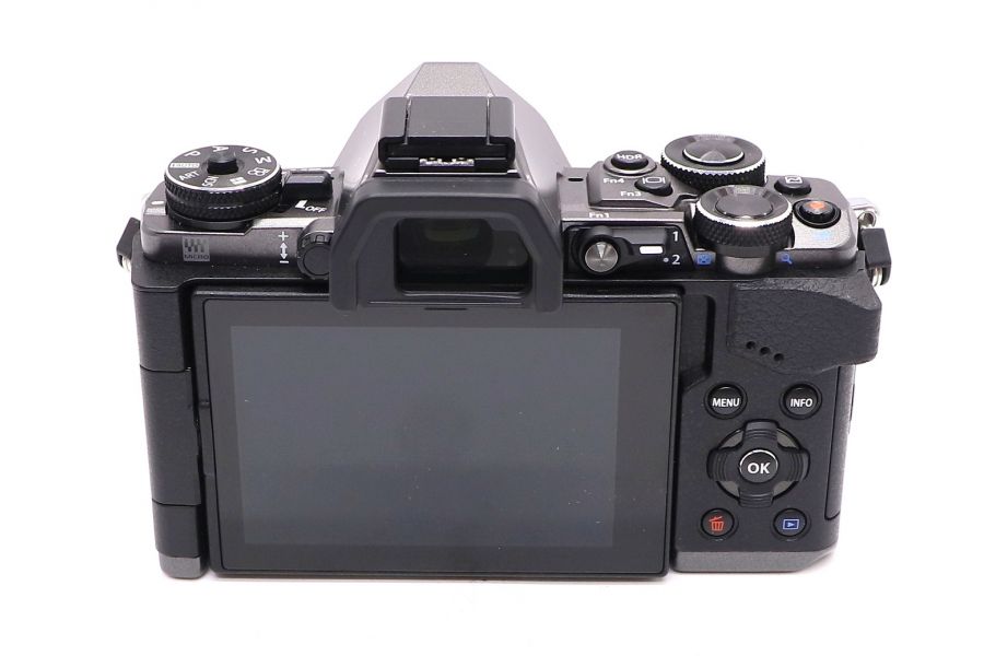 Olympus OM-D E-M5 II Body Limited Edition Titanium (пробег 420 кадров)