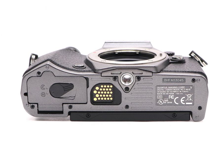 Olympus OM-D E-M5 II Body Limited Edition Titanium (пробег 420 кадров)