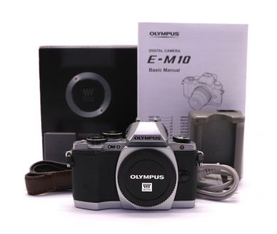 Olympus OM-D E-M10 body в упаковке (пробег 13500 кадров)