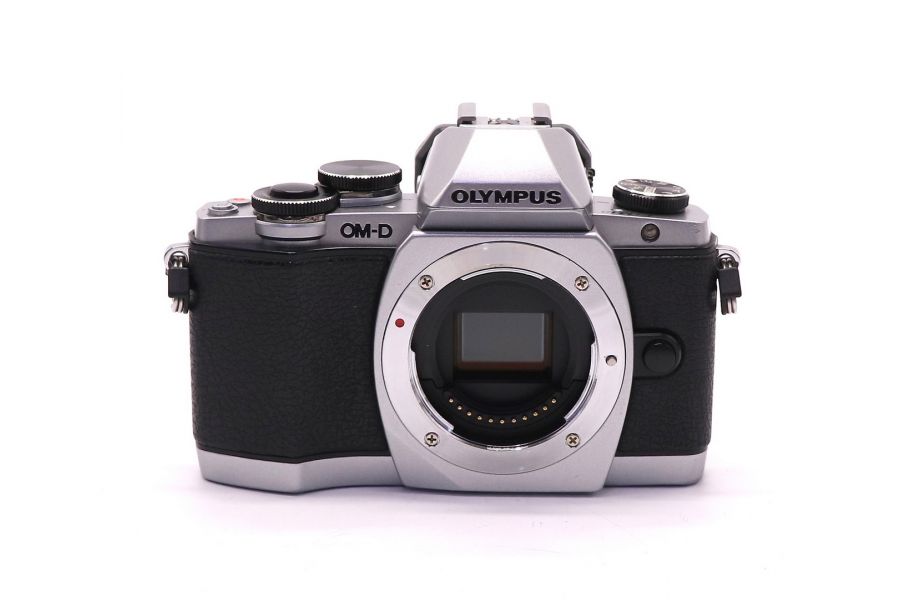 Olympus OM-D E-M10 body в упаковке (пробег 13500 кадров)