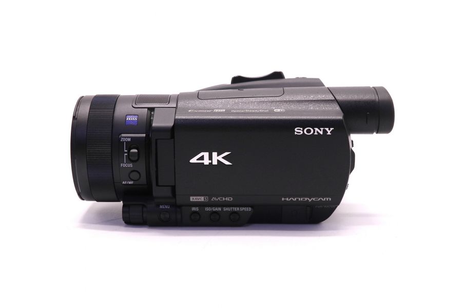 Видеокамера Sony FDR-AX700 в упаковке