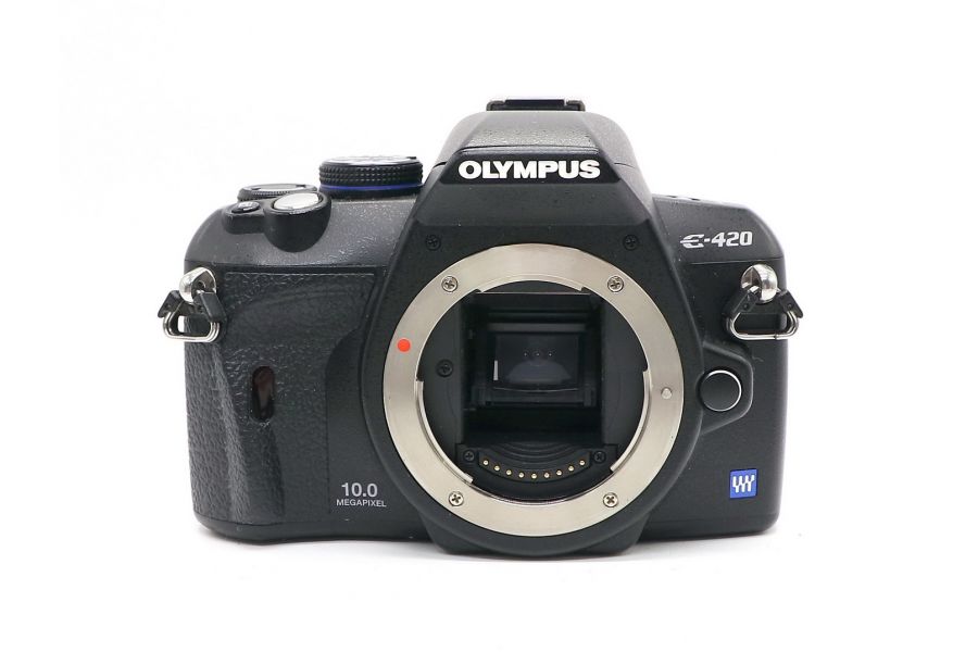 Olympus E-420 body в упаковке (пробег 23000 кадров)