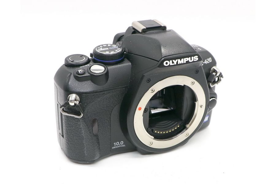 Olympus E-420 body в упаковке (пробег 23000 кадров)