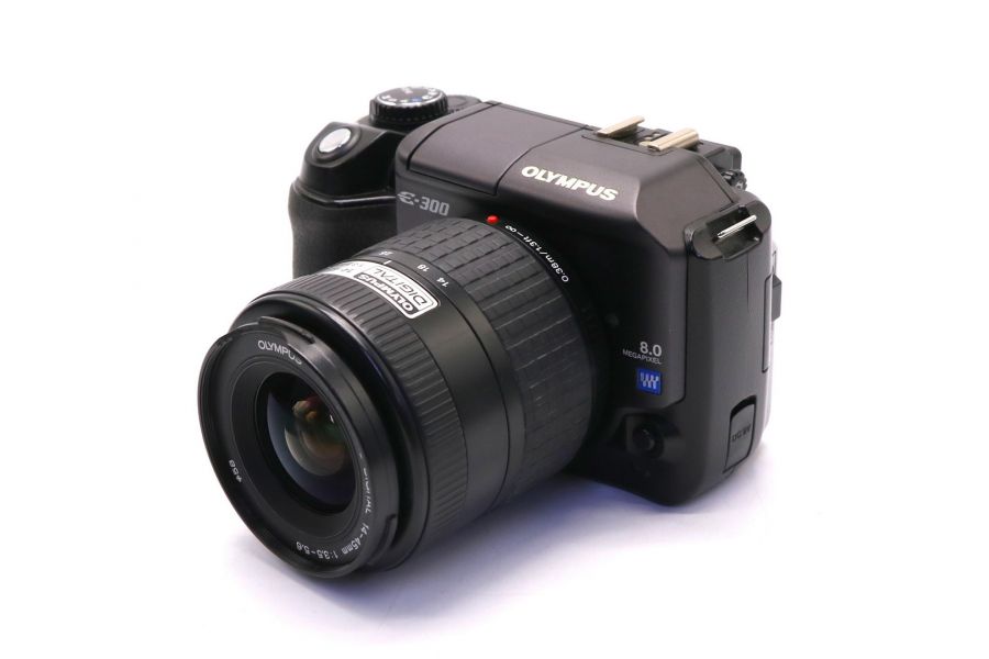 Olympus E-300 kit (пробег 10650 кадров)