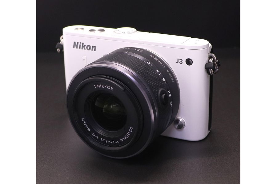 Nikon 1 J3 kit (пробег 1640 кадров)