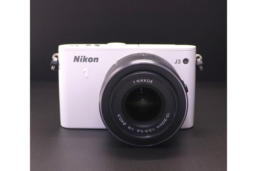 Nikon 1 J3 kit (пробег 1640 кадров)