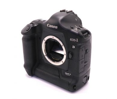 Canon EOS 1D Mark II body (пробег неизвестен)