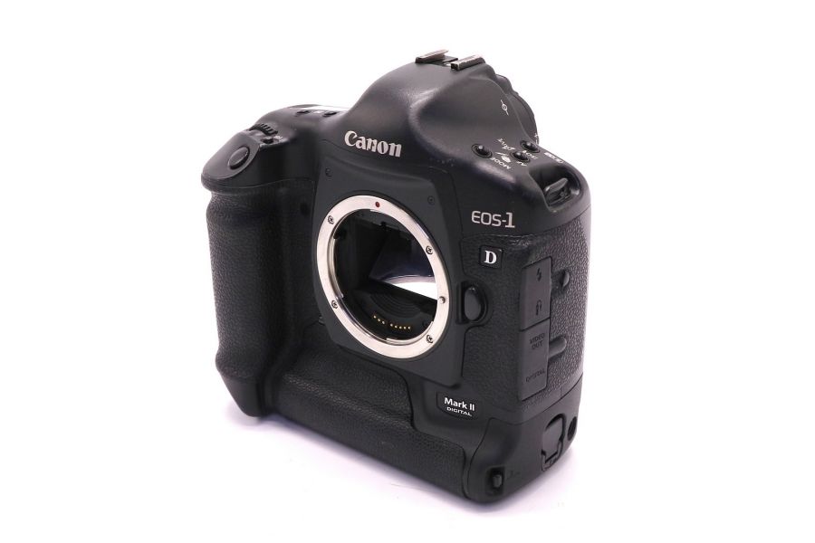 Canon EOS 1D Mark II body (пробег неизвестен)