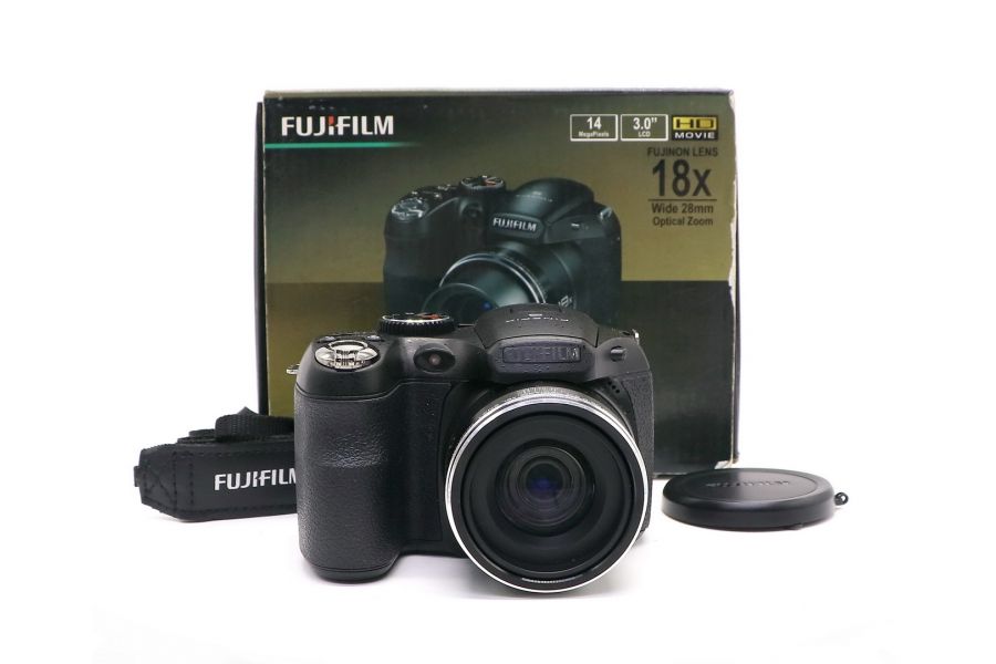 Fujifilm FinePix S2950 в упаковке