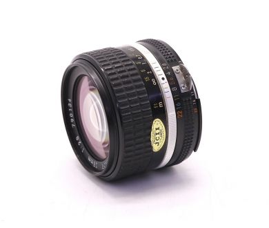 Nikon 28mm f/2.8 Nikkor AI-S широкоугольный