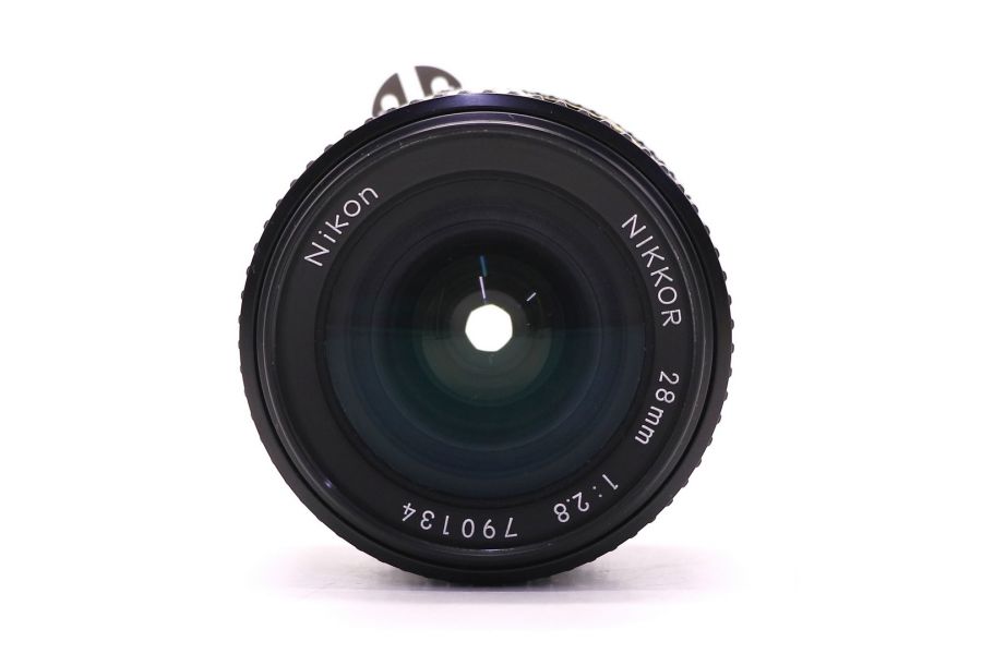 Nikon 28mm f/2.8 Nikkor AI-S широкоугольный