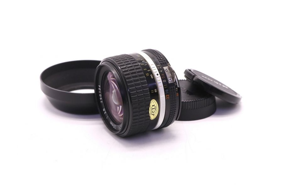 Nikon 28mm f/2.8 Nikkor AI-S широкоугольный