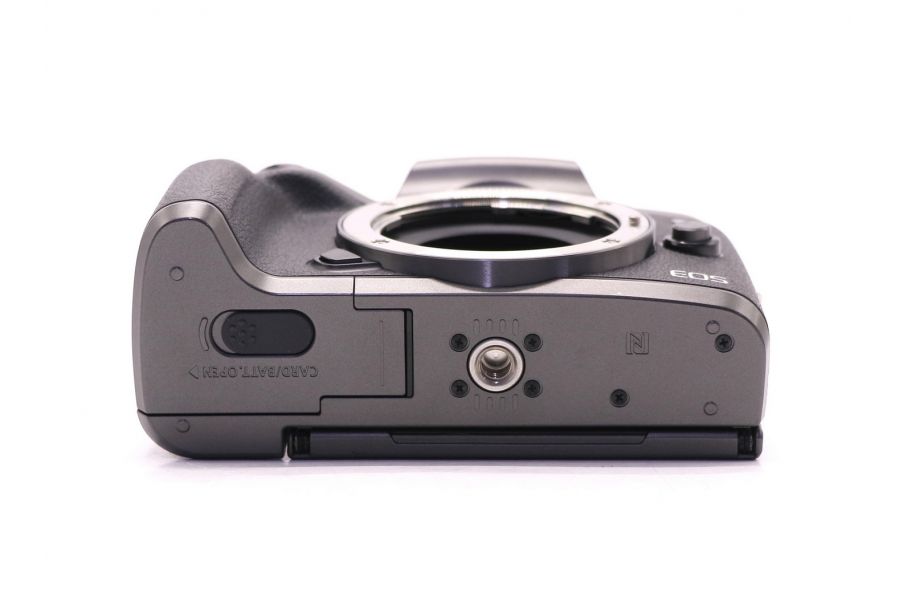 Фотокамера Canon EOS M5 body (пробег 1600 кадров)