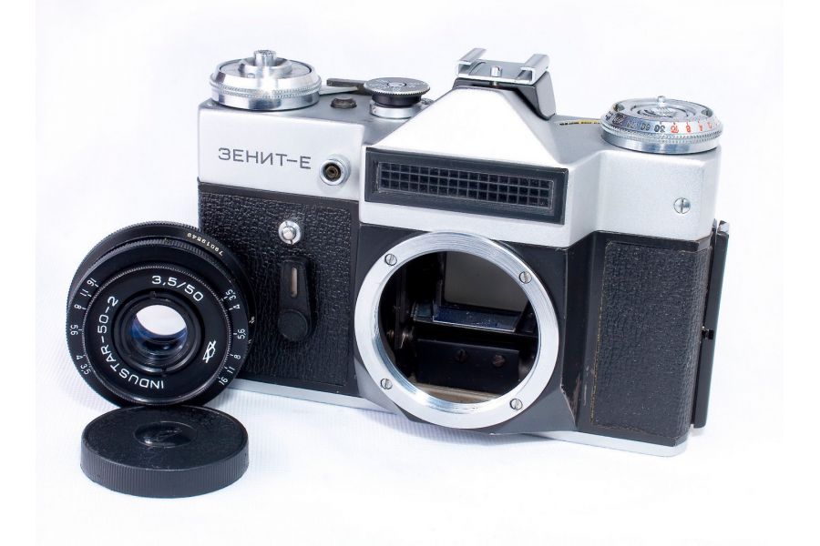 Зенит Е + Индустар 50-2 (СССР, 1972)