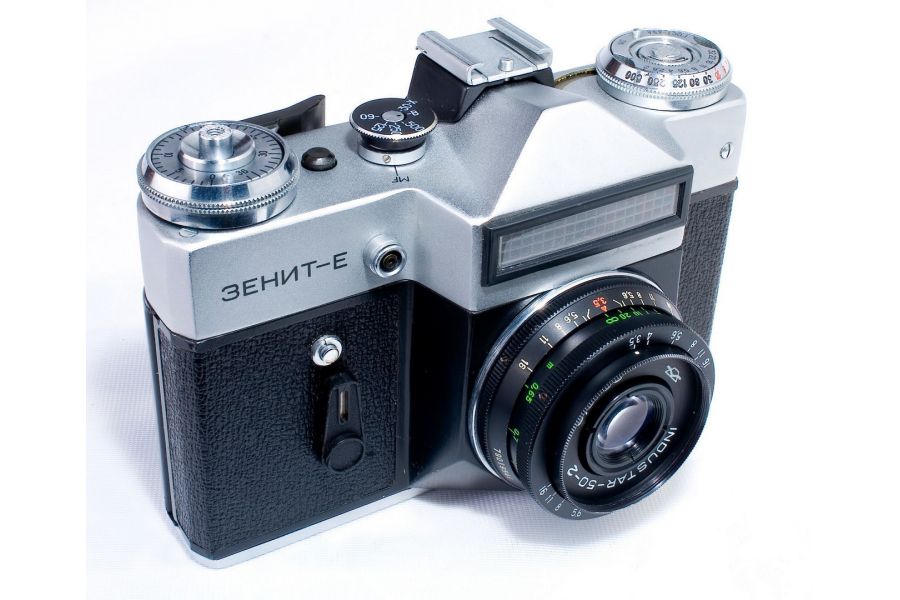 Зенит Е + Индустар 50-2 (СССР, 1972)