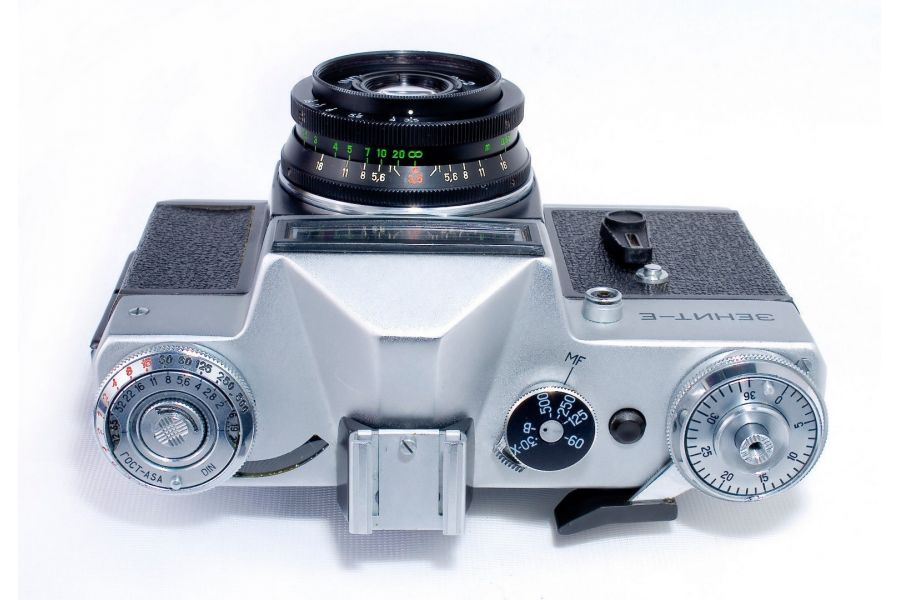 Зенит Е + Индустар 50-2 (СССР, 1972)