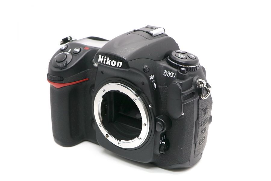 Nikon D300 body (пробег 7000 кадров)
