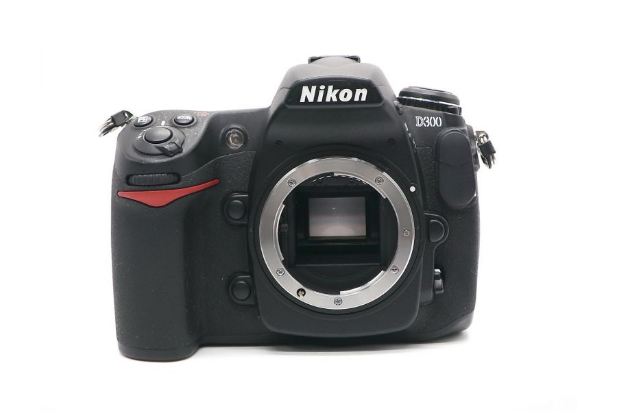 Nikon D300 body (пробег 7000 кадров)