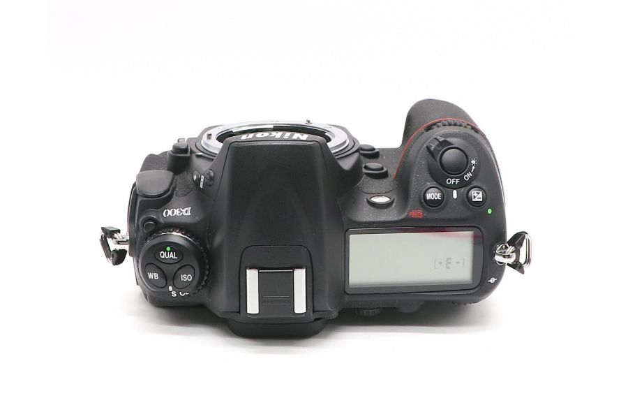 Nikon D300 body (пробег 7000 кадров)