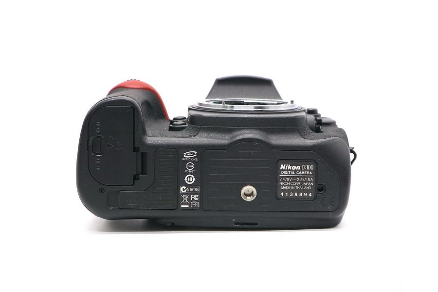 Nikon D300 body (пробег 7000 кадров)