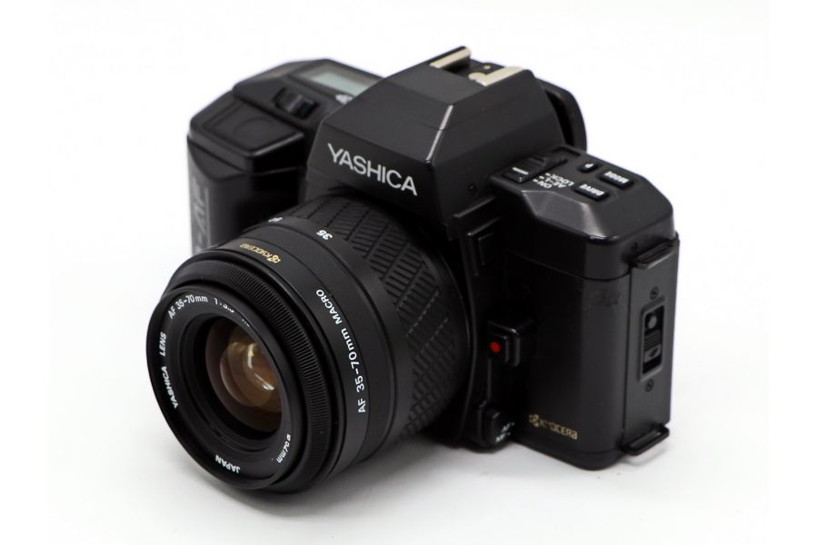 Yashica 200-AF kit (Japan, 1984)