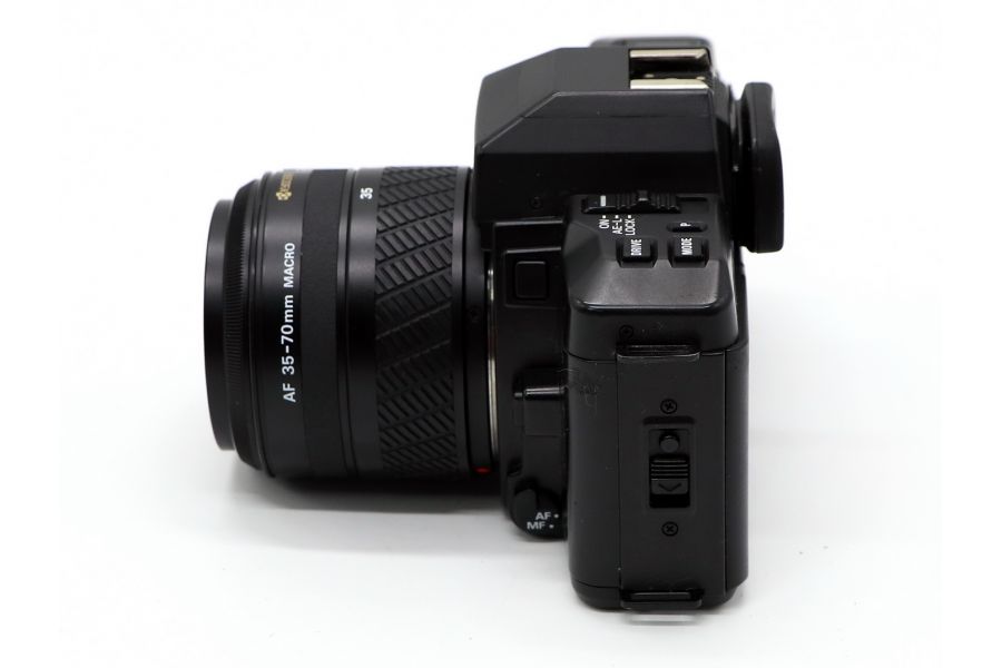 Yashica 200-AF kit (Japan, 1984)