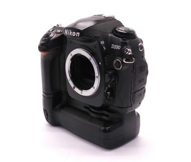 Nikon D200 body (пробег 111900 кадров)