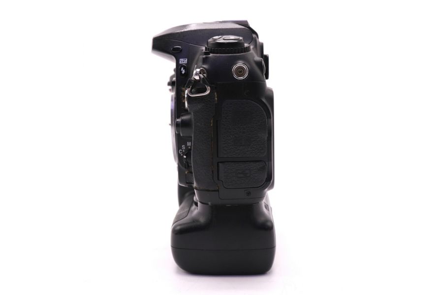 Nikon D200 body (пробег 111900 кадров)