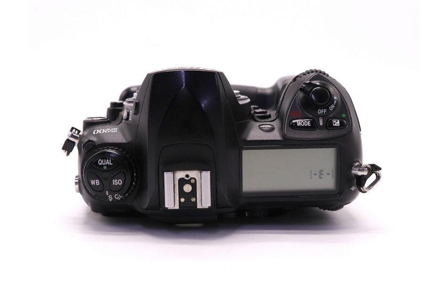 Nikon D200 body (пробег 111900 кадров)