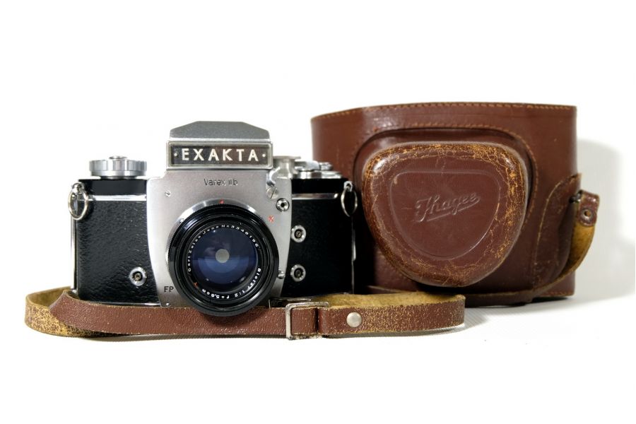 Exakta Varex IIb + Biotar 2/5.8cm (Germany, 1966)