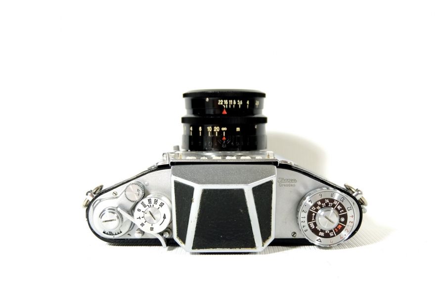 Exakta Varex IIb + Biotar 2/5.8cm (Germany, 1966)