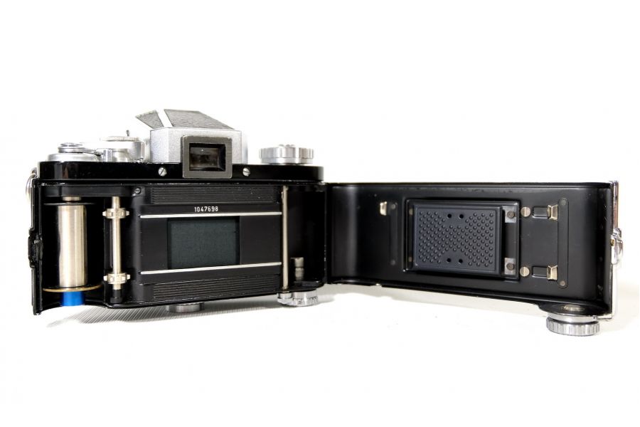 Exakta Varex IIb + Biotar 2/5.8cm (Germany, 1966)