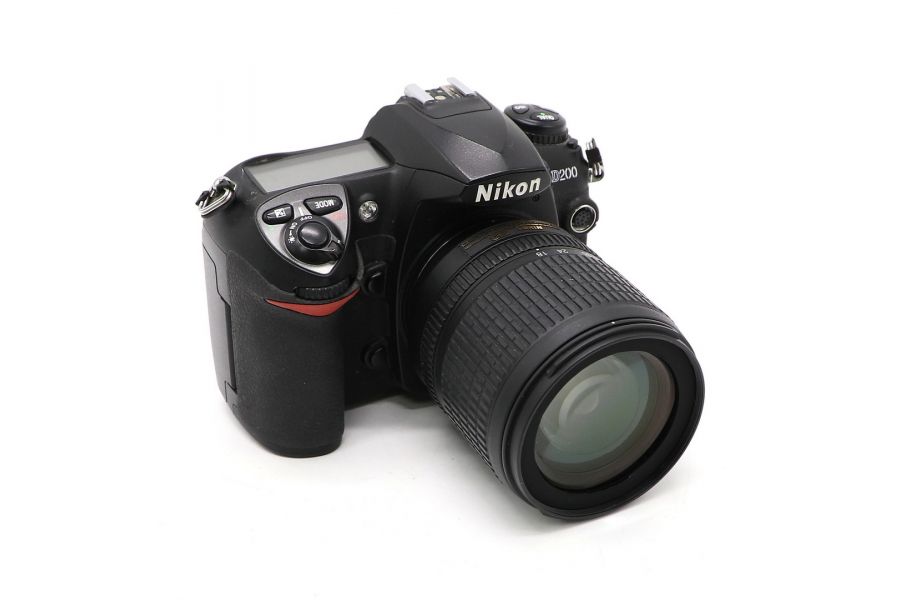 Nikon D200 kit 18-105mm f/3.5-5.6G AF-S ED DX VR Nikkor