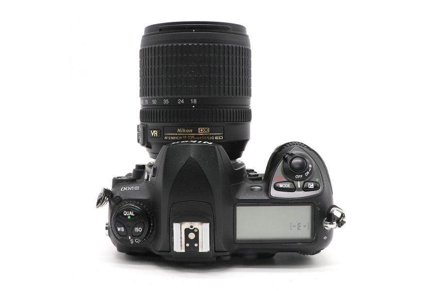 Nikon D200 kit 18-105mm f/3.5-5.6G AF-S ED DX VR Nikkor