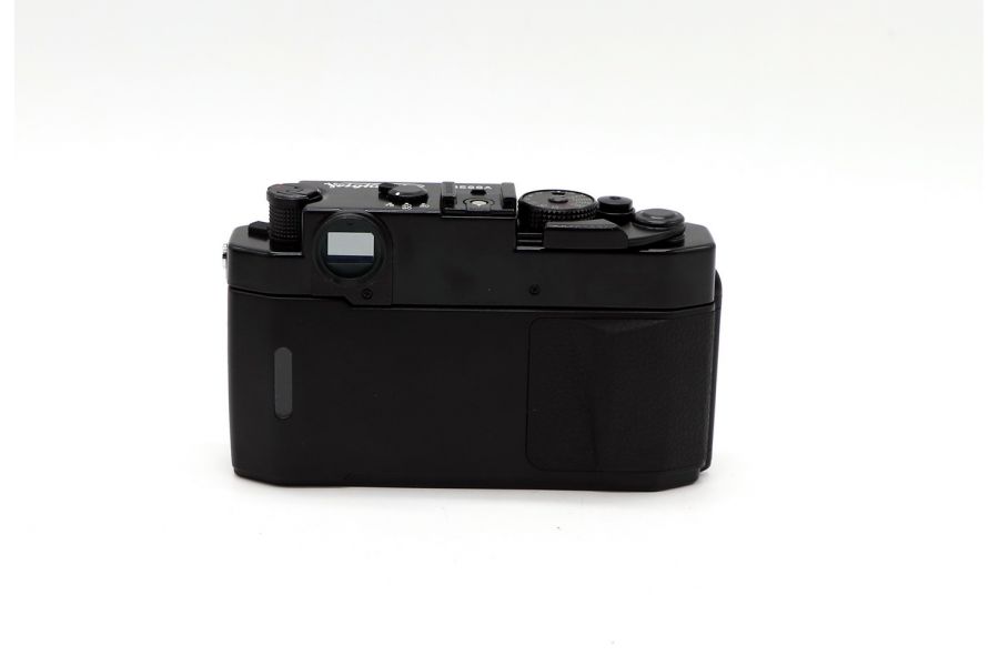 Voigtlander Bessa R3M + Nokton 40mm f/1.4