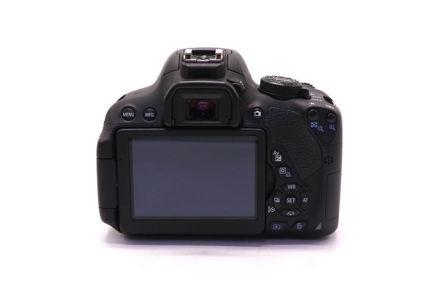Canon EOS Rebel T5i (700D) kit (пробег 8960 кадров)