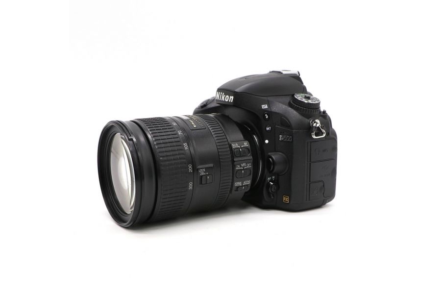 Nikon D600 kit 28-300mm f/3.5-5.6G ED AF-S Nikkor