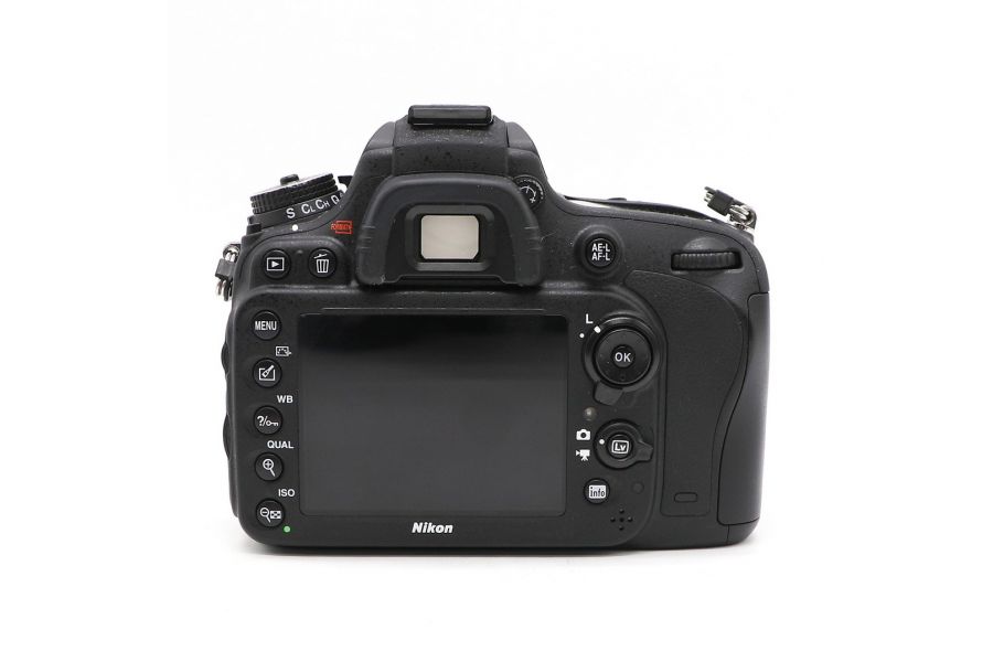 Nikon D600 kit 28-300mm f/3.5-5.6G ED AF-S Nikkor