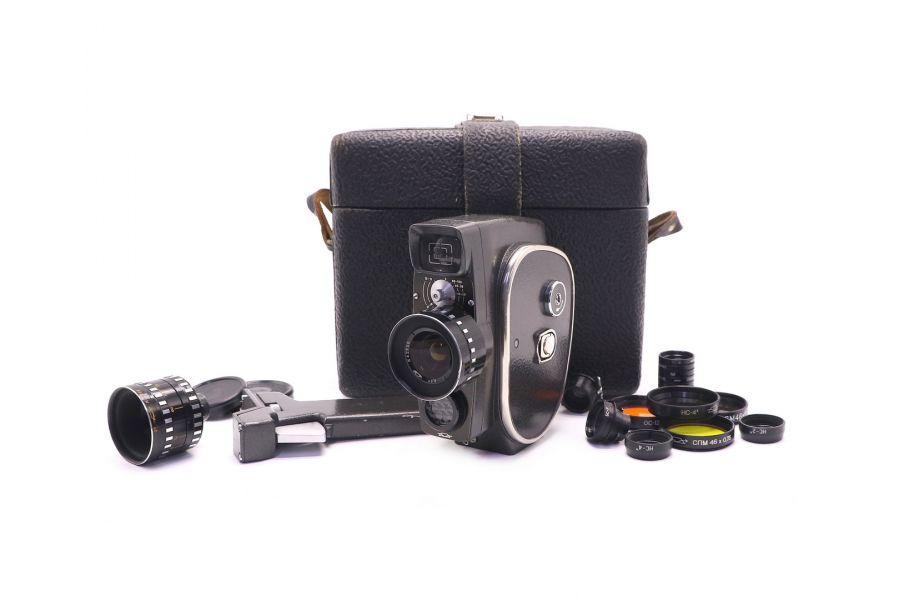 Кинокамера Кварц 2м прописью (КМЗ, 1971)