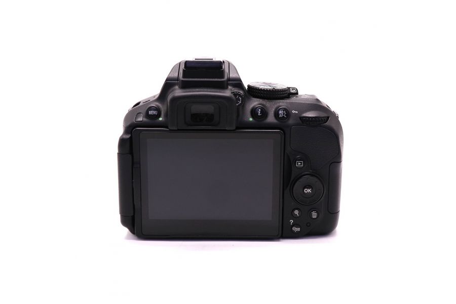 Nikon D5300 kit (пробег 2615 кадров)