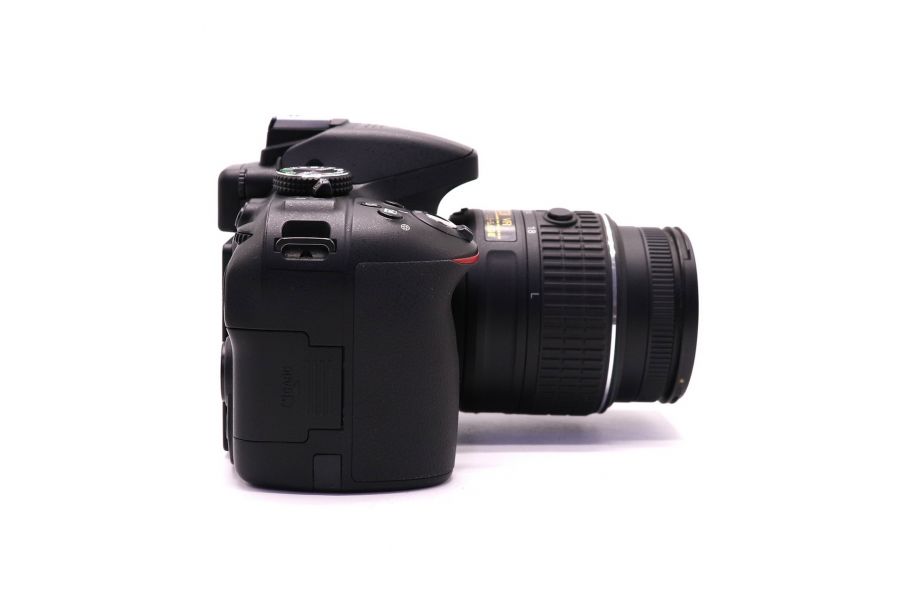 Nikon D5300 kit (пробег 2615 кадров)