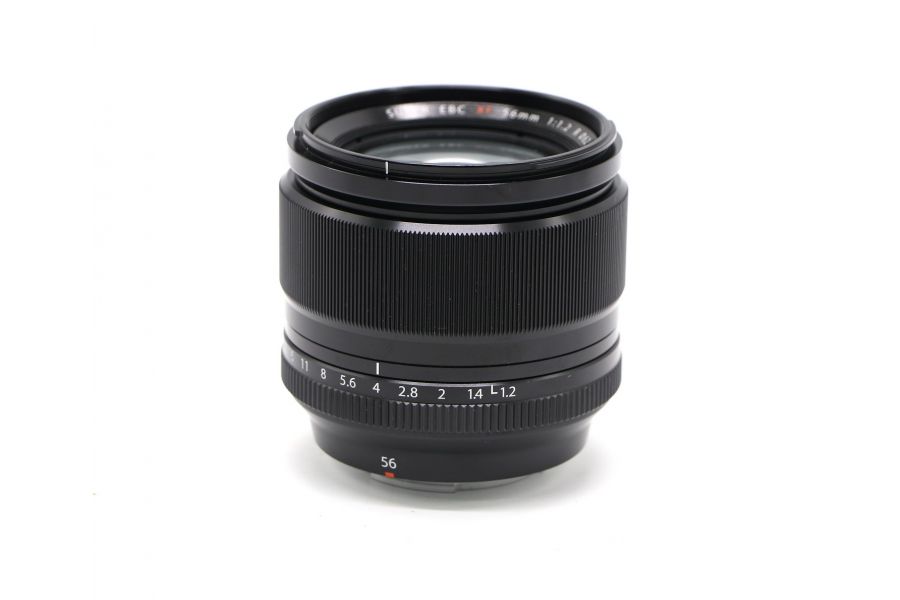 Fujifilm XF 56mm f/1.2 R в упаковке